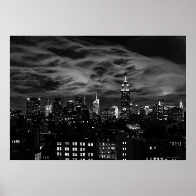 Affiches Nuages éthérés : NYC Skyline, Empire State Bldg BW (Devant)