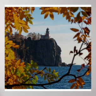 Affiches Phare fendu de roche en automne