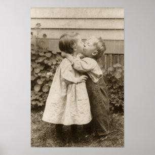 Affiches Photo d'amour vintage d'enfants s'embrassant dans