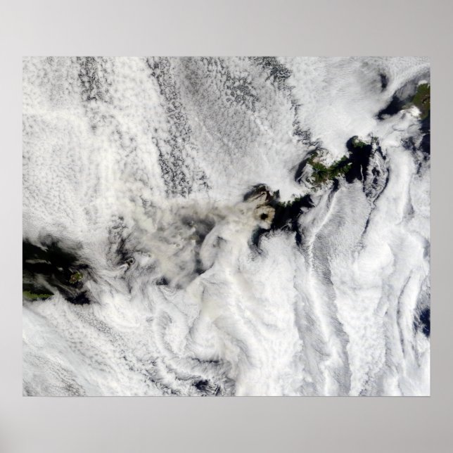 Affiches Plume du volcan Okmok, îles Aléoutiennes (Devant)