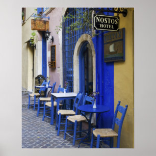 Affiches Porte bleue colorée et côté ancien hôtel dans