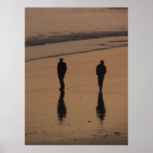 Affiches promenade en couple au crépuscule
