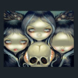 Affiches Prophétie sans sens ART IMPRIMER sorcière pop surr<br><div class="desc">Trois soeurs bizarres en effet ! Inspiré par les sorcières stygiennes de la mythologie grecque ainsi que les soeurs prophétisatrices de la Macbeth de Shakespeare, ce trio est indéniablement et merveilleusement déplaisant. Chaque personne n'a pas de sens-clé (yeux/nez/bouche), ils semblent compter sur la magie noire pour obtenir le second regard....</div>