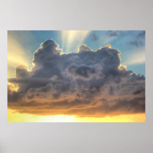 Affiches Rayons de soleil à travers les nuages orageux