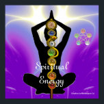 Affiches RODE D'ASCLEPIUS 7 CHAKRAS, YOGA LOTUS POSE violet<br><div class="desc">Elégant, artistique, coloré symbole de l'astrologie grecque antique, médecine et guérison : Asklepian, un serpent doré entrelacé, pierres gemmes brillantes comme sept chackras, cinq éléments : feu, bois, terre, eau, métal dans des lumières vibrantes et des ondes fractales dans le violet, bleu, violet, turquoise, couleurs blanches. Conception cool pour la...</div>