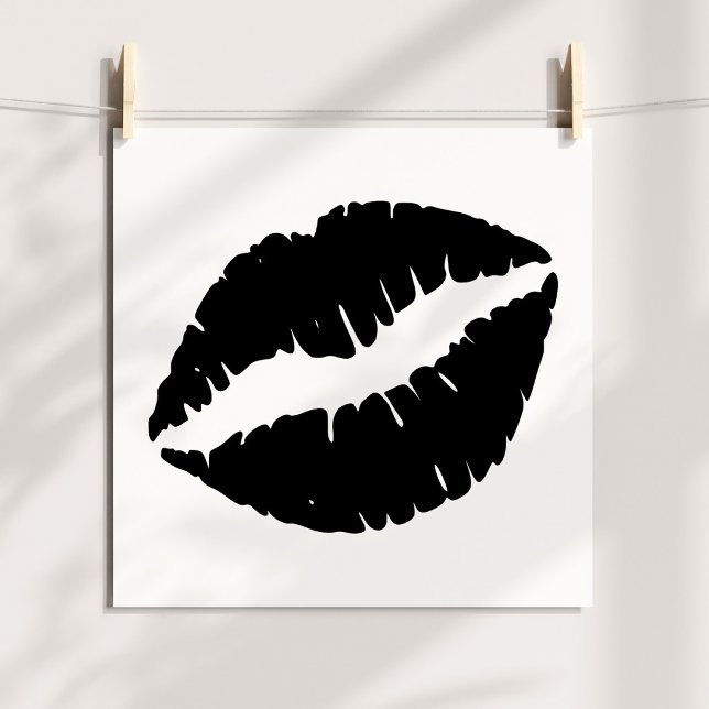 Affiches Rouge à lèvres noir et blanc Kiss (White and Black Lipstick Kiss Poster)