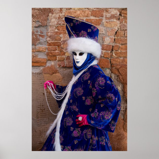 Affiches Se pavanant dans un costume de carnaval, Venise (Devant)