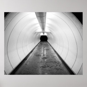 Affiches Singapour. Un tunnel piétonnier éclairé en