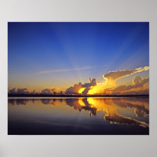 Affiches Spectaculaire coucher de soleil sur la rivière Lit