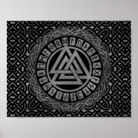 Symbole noix métallique argenté sur Motif celtique