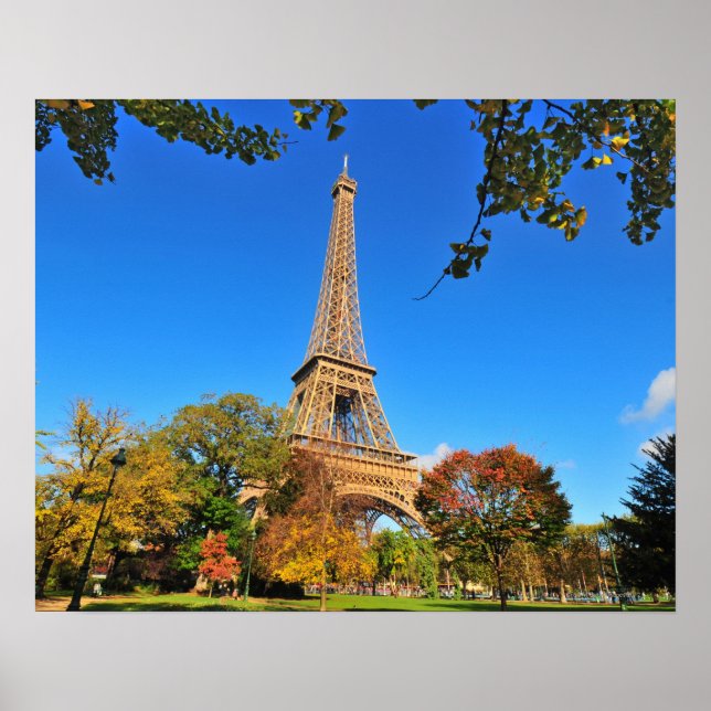 Affiches Tour Eiffel avec arbres d'automne et feuilles (Devant)
