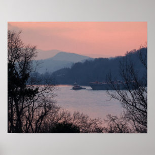 Affiches Travailler sur la rivière au coucher du soleil