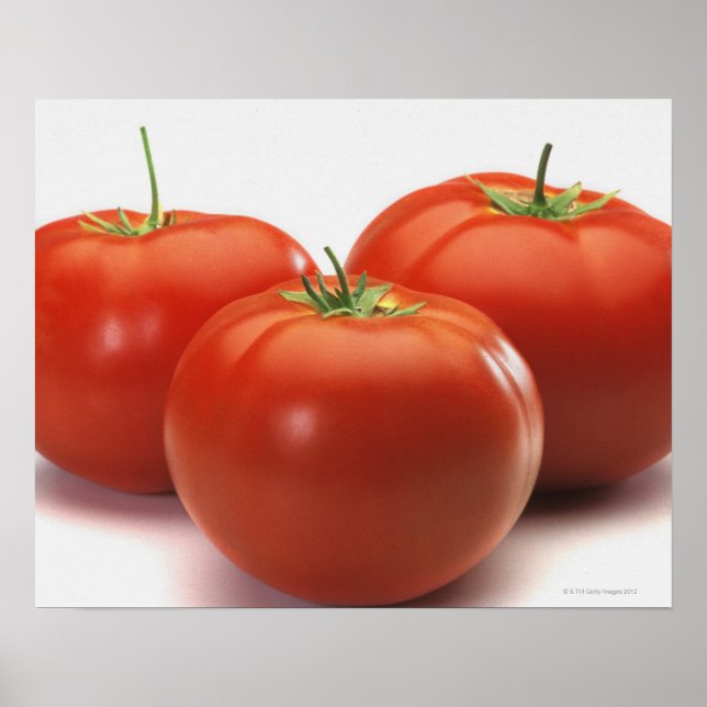 Affiches Trois tomates sur le comptoir, gros plan (Devant)