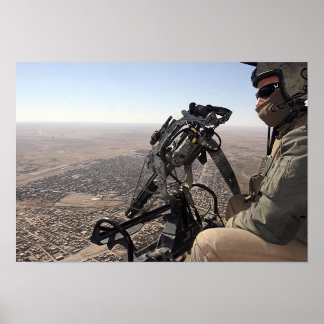 Affiches Un chef d'équipage cherche une activité suspecte (Devant)