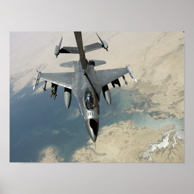 Affiches Un F-16 Faucon combattant ravitaille (Devant)