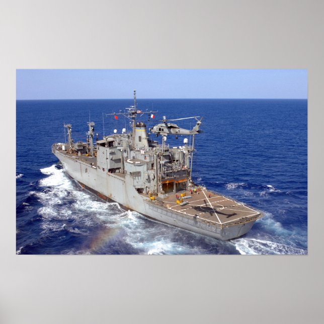 Affiches Un hélicoptère nettoie le poste de pilotage (Devant)