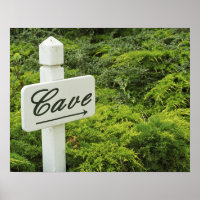 Un panneau indiquant la cave à vin (Cave) à