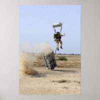 Un pararescueman descend dans la zone