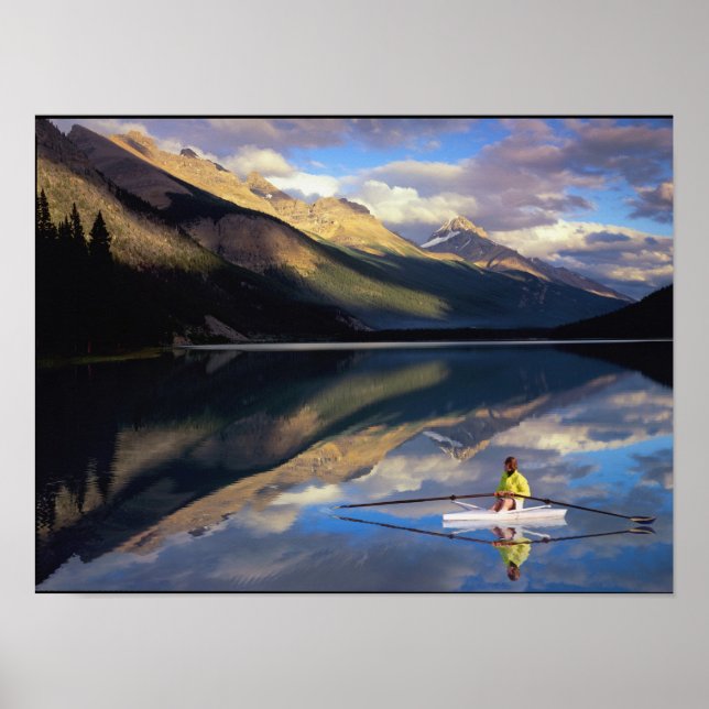 Affiches Un rameur sur le lac Banff au Canada MR) (Devant)