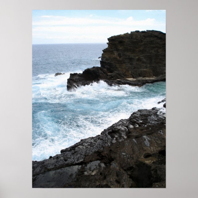 Affiches Vagues sur les rochers sombres (Devant)