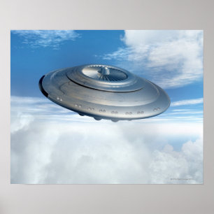 Affiches Vol d'UFO par les cieux nuageux