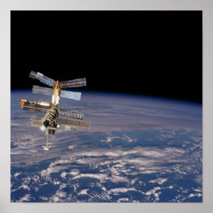 Affiches Vue de la station spatiale Mir de Shuttle Atlantis