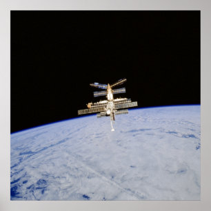 Affiches Vue de la station spatiale Mir de Shuttle Atlantis