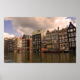 Affiches Vue de l'architecture unique et câblée