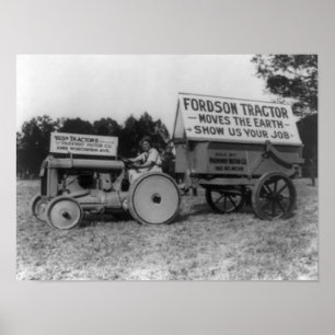 Affiches Woman Driving Fordson Tractor Photograph
