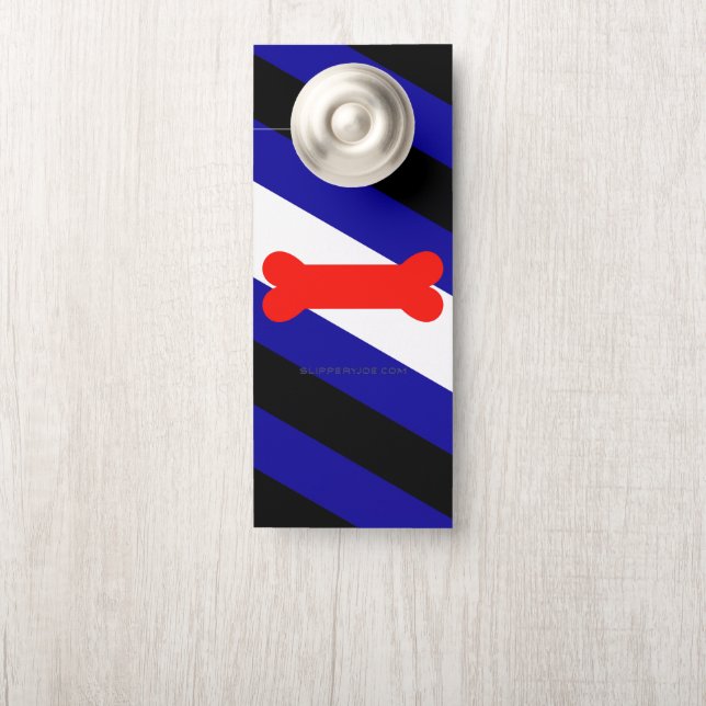 Affichette De Porte Drapeau de fierté de jeu de chiots de SlipperyJoe  (Sur le bouton)