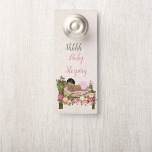 Affichette De Porte Jardin de forêt naturelle bébé dormant Roses Lit