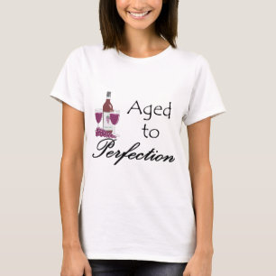 Âgé au T-shirts et aux cadeaux de perfection