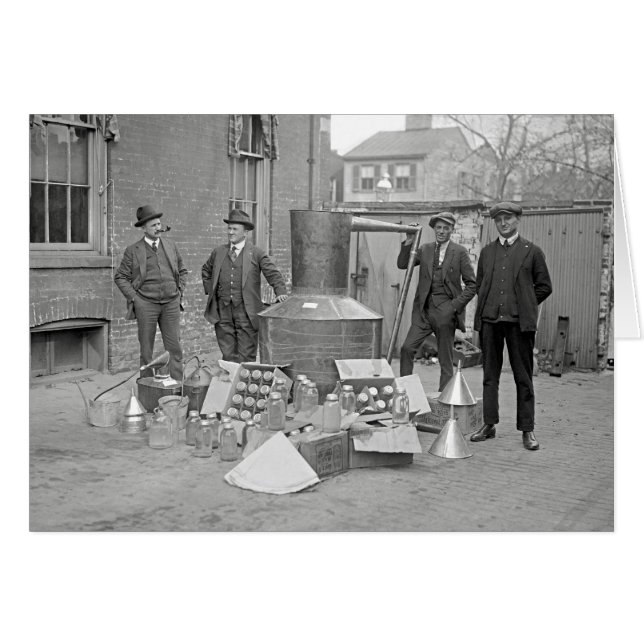 Agents de la prohibition avec une distillerie clan (Devant horizontal)