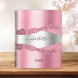 Aigate rose en marbre nom 2025<br><div class="desc">Rose et faux argent et agate, gravure en pierre de marbre comme arrière - plan. Personnalisez et ajoutez votre nom. Le nom est écrit avec un script de style moderne écrit à la main.</div>