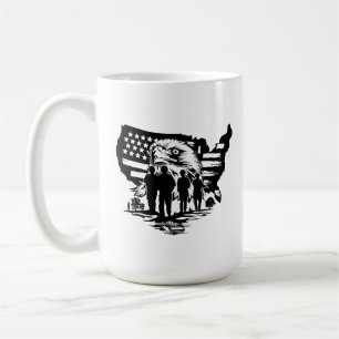 Aigle avec drapeau américain & soldats Mug