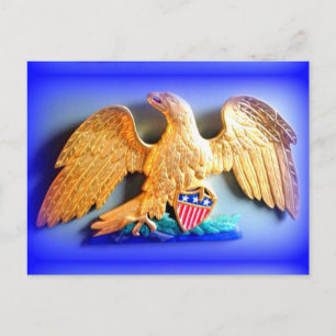 aigle doré sur carte postale bleue
