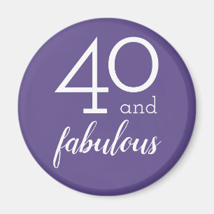 Aimant 40 et fabuleux   Typographie violet et blanche
