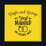 Aimant 50e anniversaire du Mariage Noms personnalisés<br><div class="desc">Commémorez votre cinquantième anniversaire de mariage avec cet arrière - plan doré,  aimant personnalisé. Personnalisez les noms en texte noir à votre propre ou au couple célébrant cette étape. Idéal aussi pour une fête !</div>