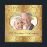 Aimant 50ème anniversaire de Mariage à fleurs dorées<br><div class="desc">50e anniversaire de Mariage aimant photo avec motif floral doré et tourbillons</div>