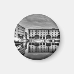 Aimant Albert Dock Liverpool Reflections