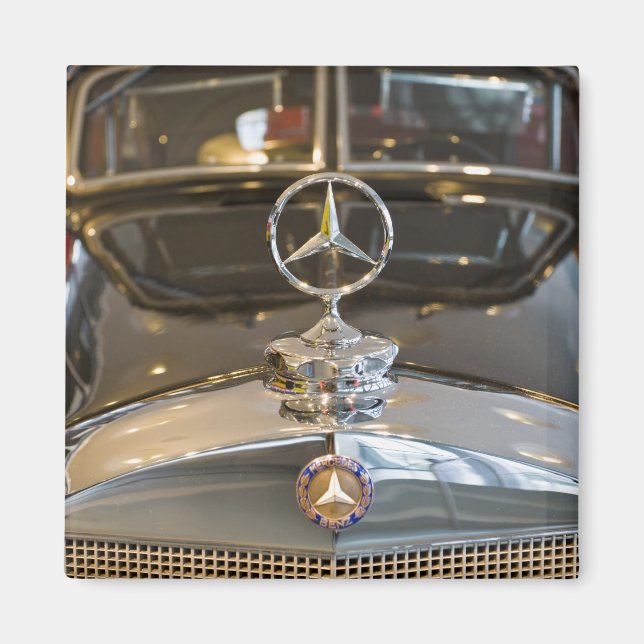 Aimant Allemagne, Bade-Wurtemberg, Stuttgart. Mercedes (Devant)