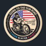 Aimant Aller à la moto Sun Road Montana<br><div class="desc">Aller-au-Soleil Road fait dans un emblème vintage,  de style en détresse. Il s'agit d'une célèbre route pittoresque située dans le Montana et le parc national des Glaciers.</div>