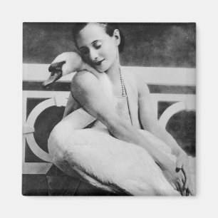Aimant Anna Pavlova avec son cygne de compagnie Jack, ver
