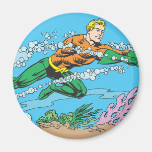 Aimant Aquaman Dashes À Travers L'Eau