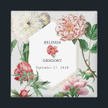 Aimant Aquarelle rose blanc pivoines Mariage<br><div class="desc">Une belle aquarelle rose et blanc peonies fleurissent design mariage avec cadre géométrique or. Un design unique qui utilise des fleurs de pivoines botaniques vintages dans les tons rose et blanc. Un élégant design floral rose et blanc peonies avec une touche de verdure. Un cadre géométrique de mariage chic doré...</div>