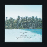 Aimant Aquarelle tropicale Palms & Mariage de plage<br><div class="desc">Une belle aquarelle palmiers tropicaux et design de mariage de plage. Un design unique avec palmiers, paysage de plage tropicale comme l'arrière - plan. Un design moderne de mariage de destination estivale avec palmiers et tons modernes Boho. Un élégant aimant de mariage privilégie le design avec des éléments modernes. Des...</div>