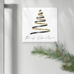 Aimant Arbre minimaliste Noir d'or Joyeux Noël<br><div class="desc">Arbre Noir minimaliste Arbre Noir Joyeux Noël est dans un élégant script de style manuscrit et un ruban comme illustration simpliste d'arbre.</div>
