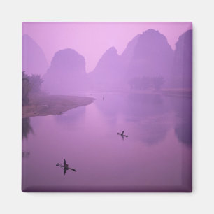Aimant Asie, Chine, Guanxi, Yangshou. Pêcheurs sur radeau