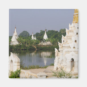 Aimant Asie, Myanmar (Birmanie), Mandalay. Un bouddhiste