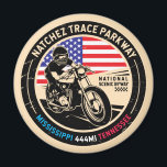 Aimant Autoroute nationale Pittoresque Natchez Trace Park<br><div class="desc">Parkway de Natchez Trace fait dans un emblème vintage et en détresse. Il s'agit d'une célèbre All American Road qui se trouve dans le Mississippi,  l'Alabama et le Tennessee.</div>